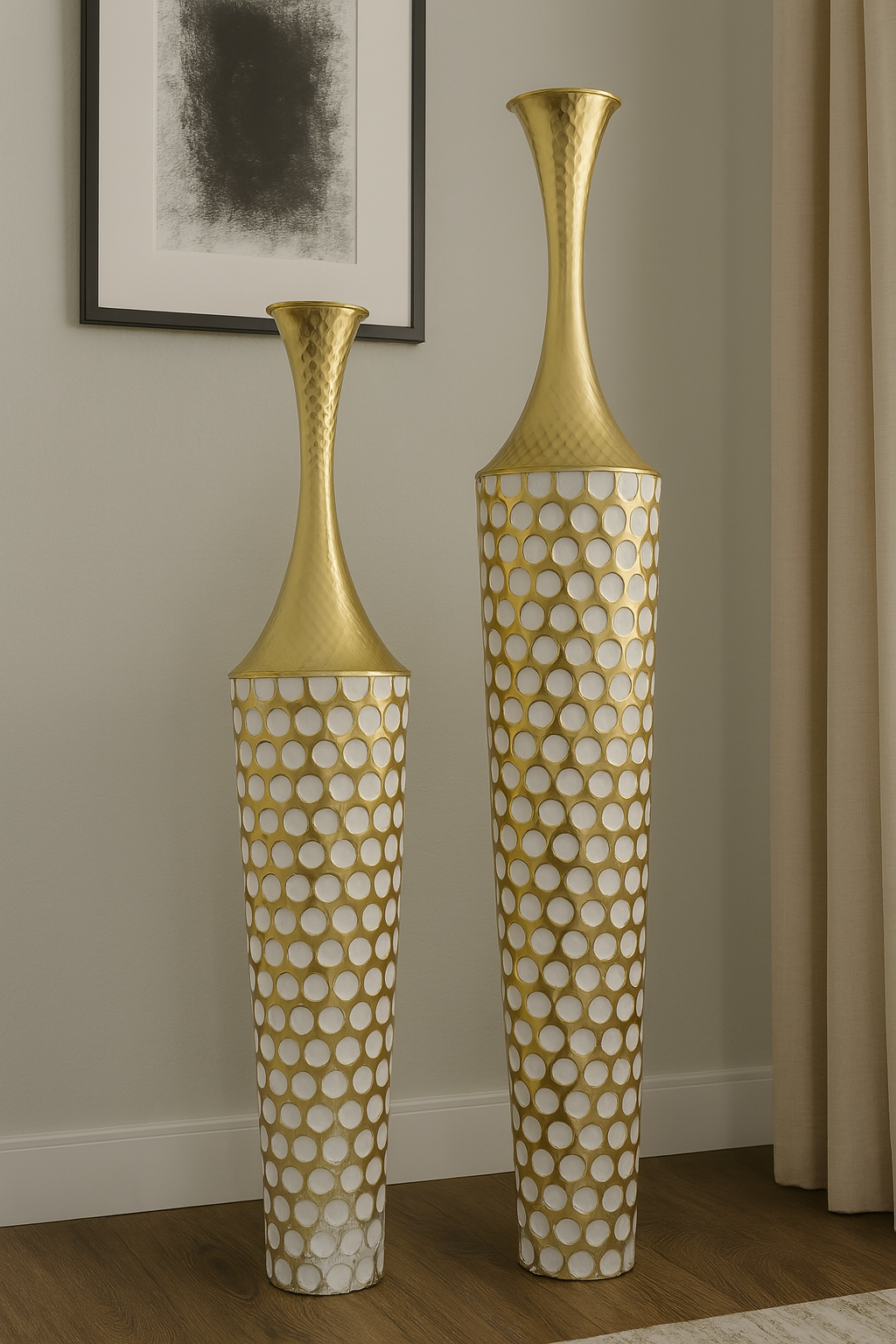 مزهرية طويلة أنيقة بنقش دائري بارز