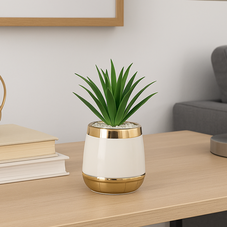 إناء أنيق مع ورق اخضر